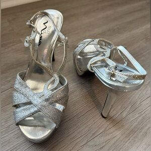 Nina strappy silver formal heels 
Size 8M